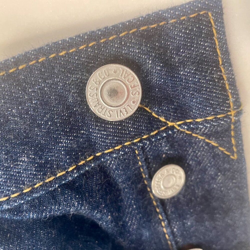 Made In Japan 1980's 501® Original Fit Men's Jeans - Picture 5 of 7